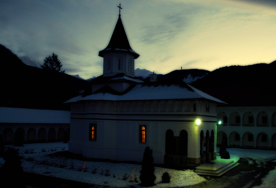 biserica manastirii " Sambata de Sus"