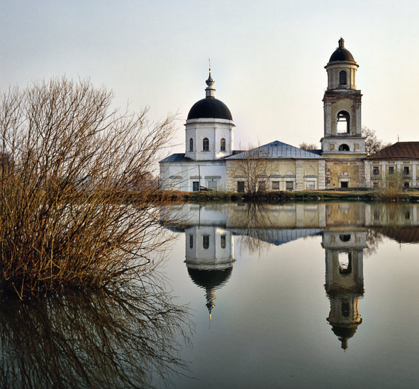Храм в селе Мещерино. The church in Meshcherino village