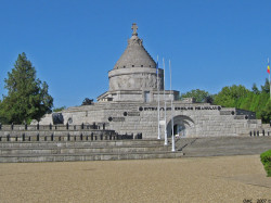 OvidiuMihail 
Mausoleul de la Mărăşeşti 
2007-12-06 17:48:45