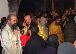 Zlatni 
Литургија у Девичу 
2007-12-16 20:01:34