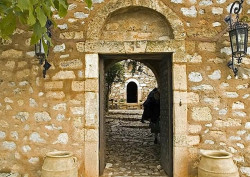 thiv56 
Στην Παναγία Αγνούντος - At Panagia Agnountos Monastery 
2007-12-17 17:30:16