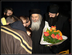 pridvor 
Father Rafail Noica, Alba Iulia, December 2005 
2007-12-21 21:34:51