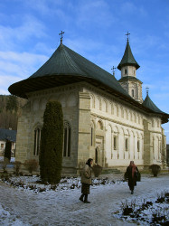 mihaela 
Monastery Putna - Church Dormition of Mother of God -4 
2007-12-22 21:50:51
