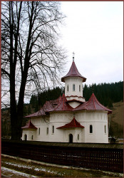 mihaela 
Church from Putna village, North Bucovina, near Monastery Putna - 4 
2007-12-25 21:52:47