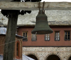 thiv_col_Athos 
Καμπάνα στην Ι. Μ. Φιλοθέου - Bell at Philotheou Monastery 
2007-12-27 15:37:08