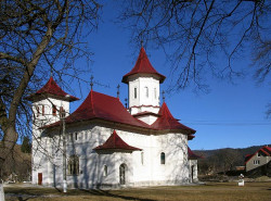 mihaela 
Church from Putna village, North Bucovina, near Monastery Putna - 5 
2007-12-28 22:06:22