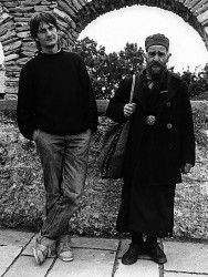 thiv56 
Ασκητής και "φρικιό" - Ascetic and young man 
2007-12-31 08:18:17