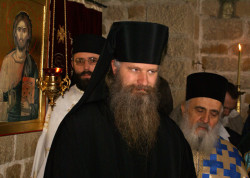miszacz 
Протосинђел Петар 
2007-12-31 19:12:11