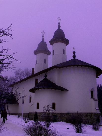 Mânăstirea Văratec în ajun de Anul Nou