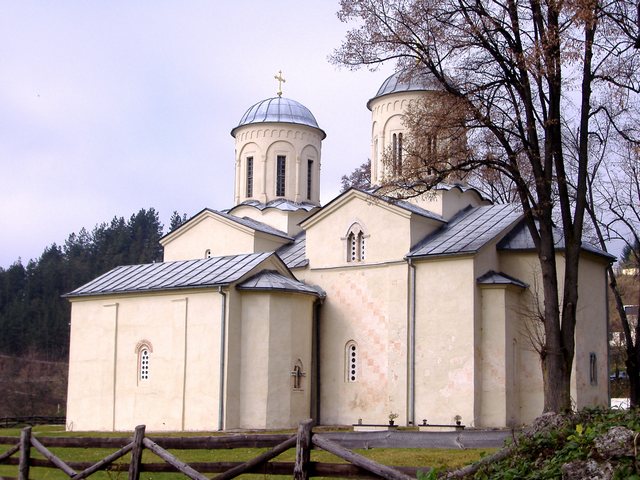 манастири