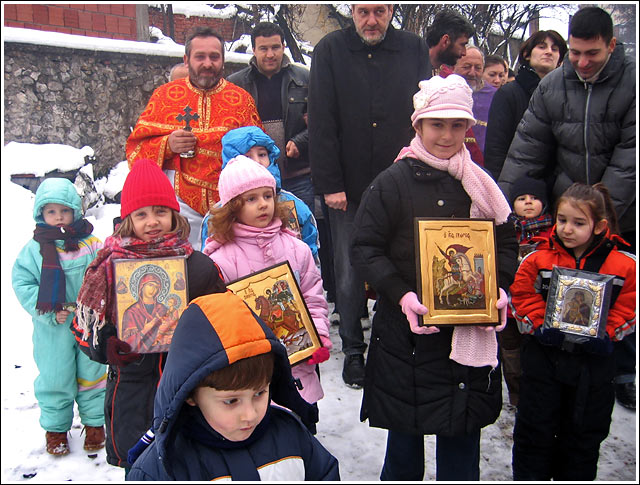 Божићна литија