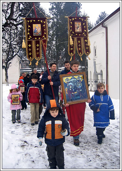 Божићна литија