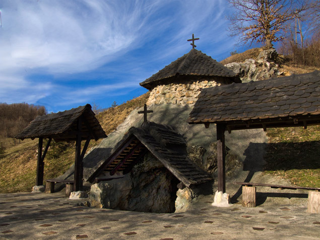Капела Св. Петке, Добри поток