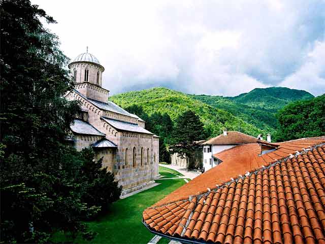 КОСОВО И МЕТОХИЈА- МАН.ДЕЧАНИ оаза