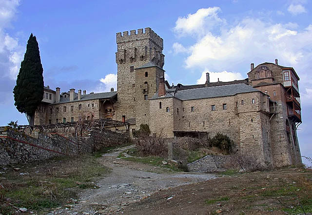 Η Ι. Μονή Σταυρονικήτα από νότια - Stavroniketa H. Monastery from south