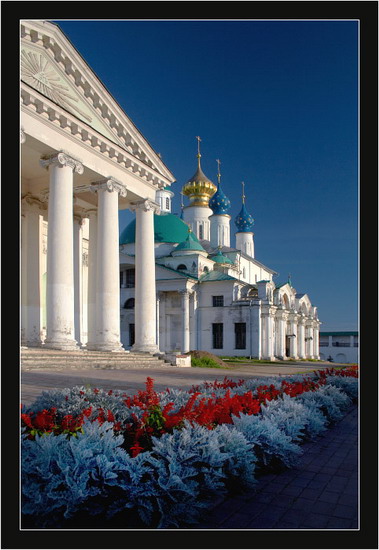 В Спасо-Яковлевском...