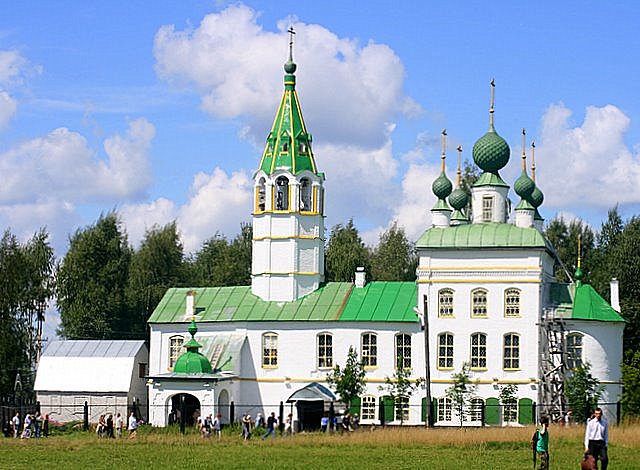 Романов-Борисоглебск - старинный русский городок.