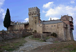 thiv_col_Athos 
Η Ι. Μονή Σταυρονικήτα από νότια - Stavroniketa H. Monastery from south 
2008-01-21 14:41:00