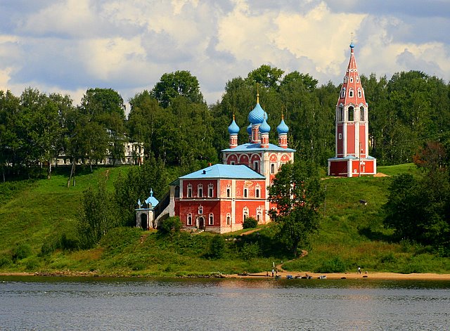 Храмы над Волгой.