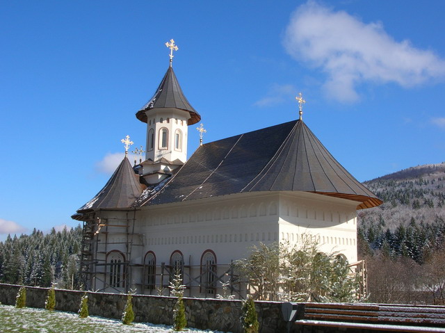 Biserica noua, Manastirea Sihastria Putnei