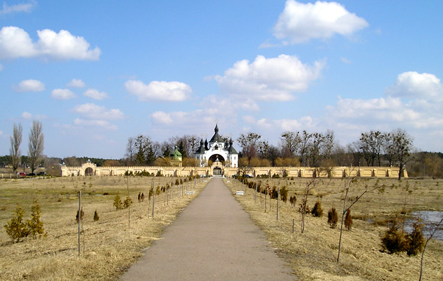 Дорога до монастиря