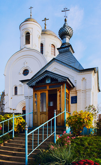 Chapel and Church  (Часовня и храм)