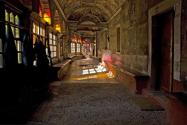 Εξωνάρθηκας στην Ι.Μ. Ιβήρων - Portico at Iveron H. Monastery