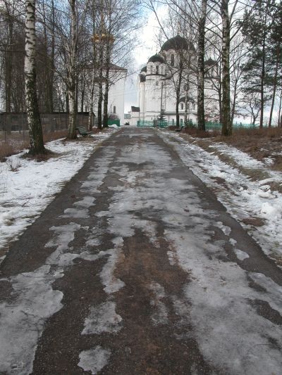 Скользская дорога в храм