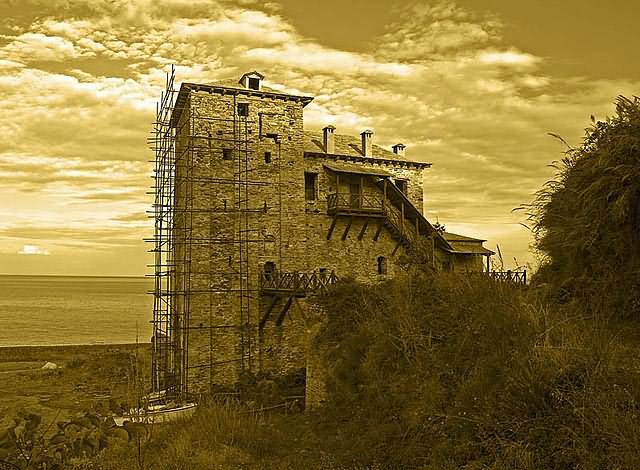 Πύργος στο Άγιο Όρος - Tower on Mount Athos