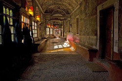 thiv_col_Athos 
Εξωνάρθηκας στην Ι.Μ. Ιβήρων - Portico at Iveron H. Monastery 
2008-02-15 11:14:48