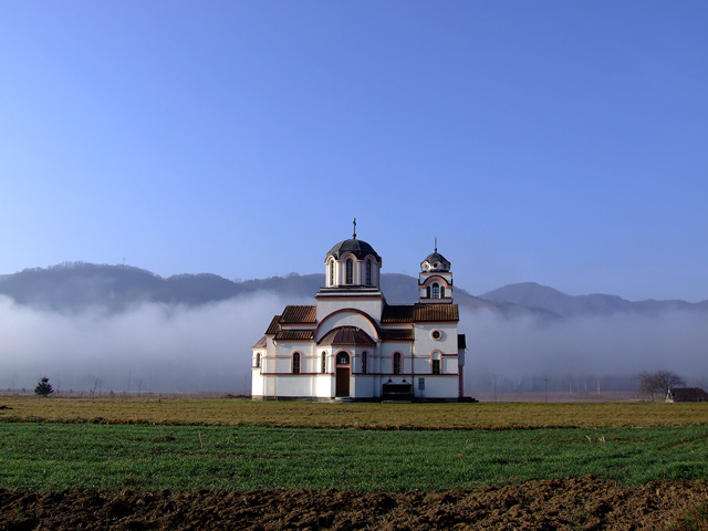 Jутро