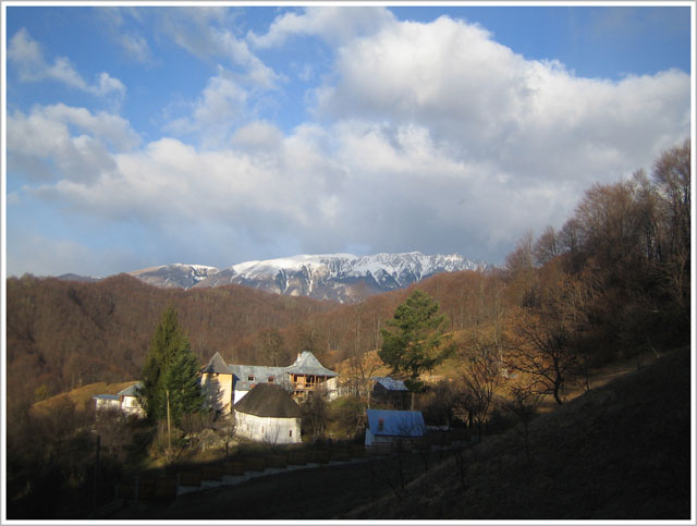 Schitul " Sf. Ioan Botezatorul " Bradu - Gurguiata, Valcea