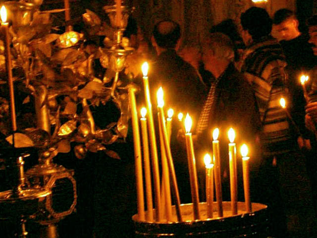 Στην πασχαλινή θεία Λειτουργία - At Easter's Holy Liturgy