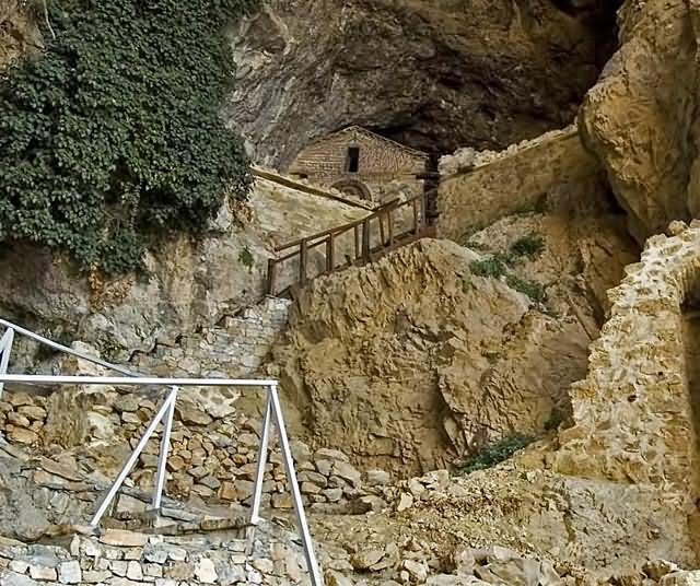 Ι. Μονή Παναγίας Ελεούσης - H. Monastery of Theotokos Eleoussa