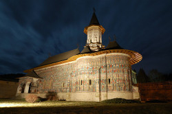bchendran 
Sfânta Mânăstire Suceviţa la ceas târziu de seara 
2008-03-23 18:33:34
