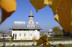 Flavius 
Vladiceni Monastery in autumn 
2008-03-24 12:46:27