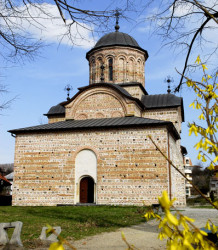thyrfing 
Biserica Domneasca - Curtea de Arges 
2008-03-25 20:47:15
