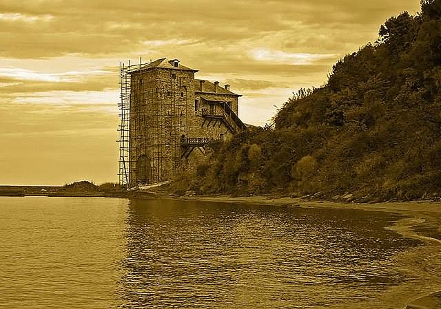 Πύργος στο Άγιο Όρος - Tower on Mount Athos