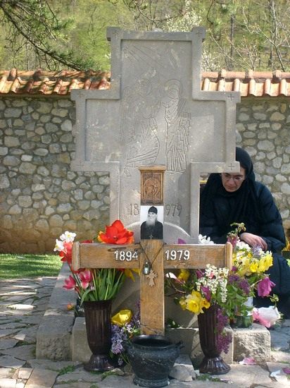 + Гроб Аве Јустина +