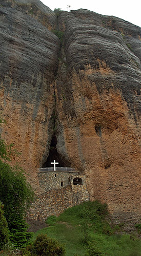 Ασκητικό σπήλαιο - Ascetic cave