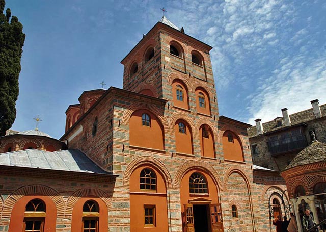 Το καθολικό της Ι.Μ. Φιλοθέου - Philotheou H. Monastery's katholikon