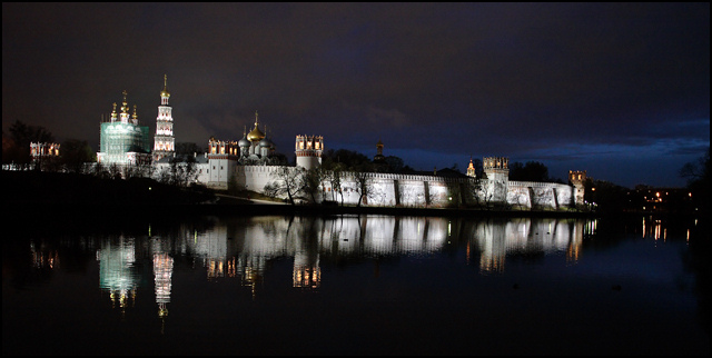 Пруд Новодевичьего монастыря --- The Pond of Novodevichij Nunnery