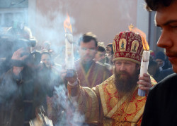Dionisy, ierei 
Встреча Благодатного Огня / Meeting of Holyfire 
2008-04-30 20:54:56