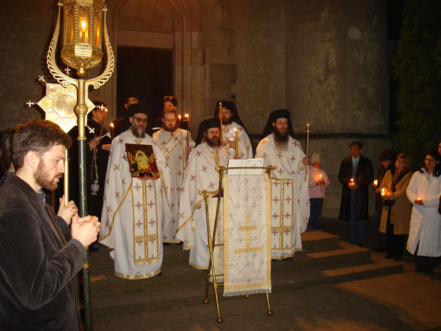vestitorii şi străjerii Sfintei Învieri