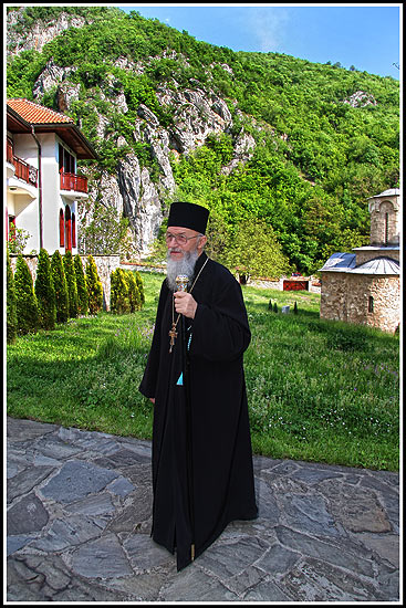 Отац Дионисије