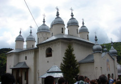aur_lia 
Biserica Manastirii Horaita, Neamt 
2008-05-03 21:03:15