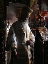 andreiromania 
Dupa Sfanta Liturghie / After the Divine Liturgy 
2008-05-17 18:37:11