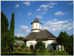 dan 
Biserica veche(1828) cu hramul "Sf. Imp. Constantin si Elena", Crasna - Prahova 
2008-05-27 14:26:40