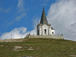 thiv56 
Το εκκλησάκι του Προφήτη Ηλία - Prophet Elijah chapel 
2008-05-31 10:27:53