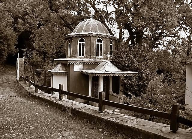 Εκκλησάκι Πορταΐτισσας - Panagia Portaitissa's chapel